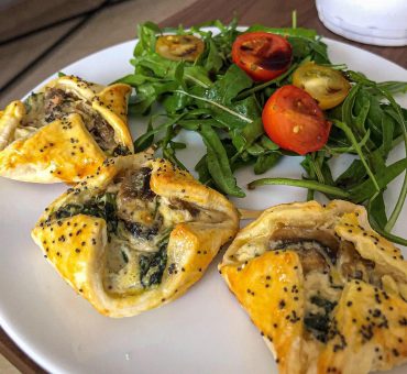Feuilletés aux épinards, champignons et fromage frais
