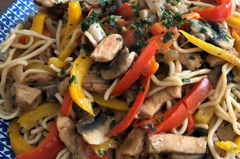 Nouilles au poulet caramélisé